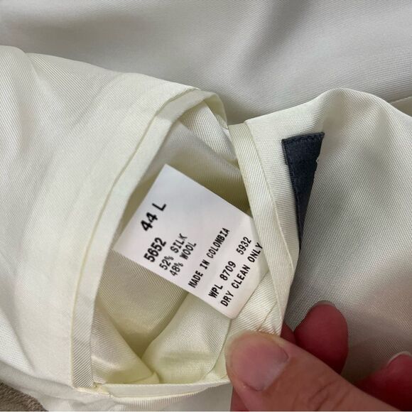 Vintage Oscar de la Renta 3 Button Sport Coat, Beige Silk-Wool Blazer - Picture 6 of 11